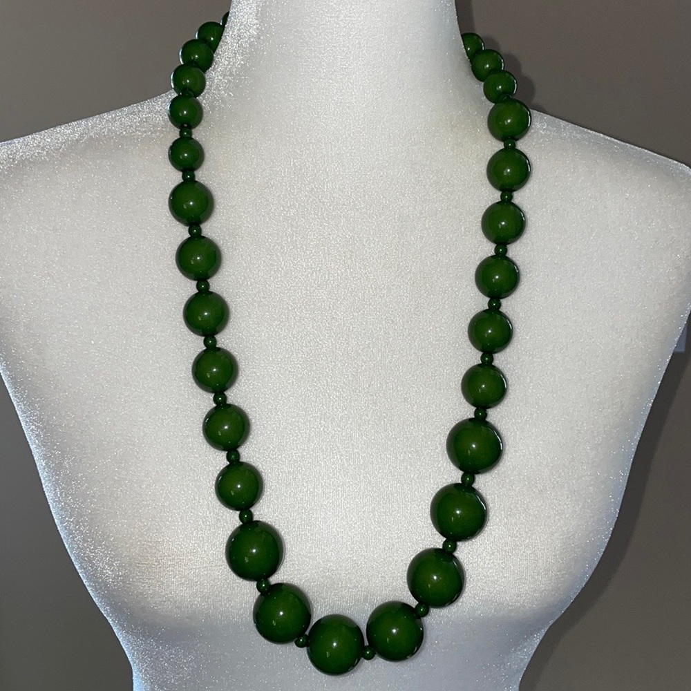 Green Graduated Beaded Necklace